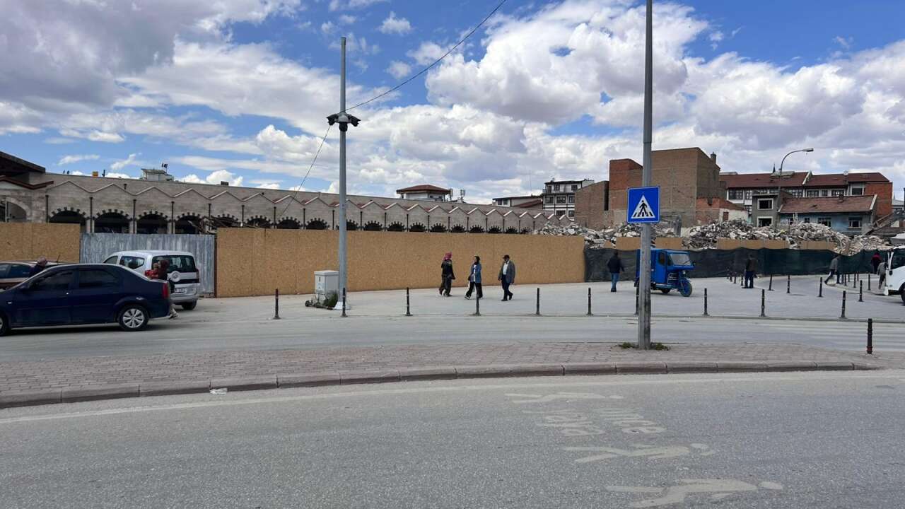 Konya’nın kalbinde yıkım sürüyor 11